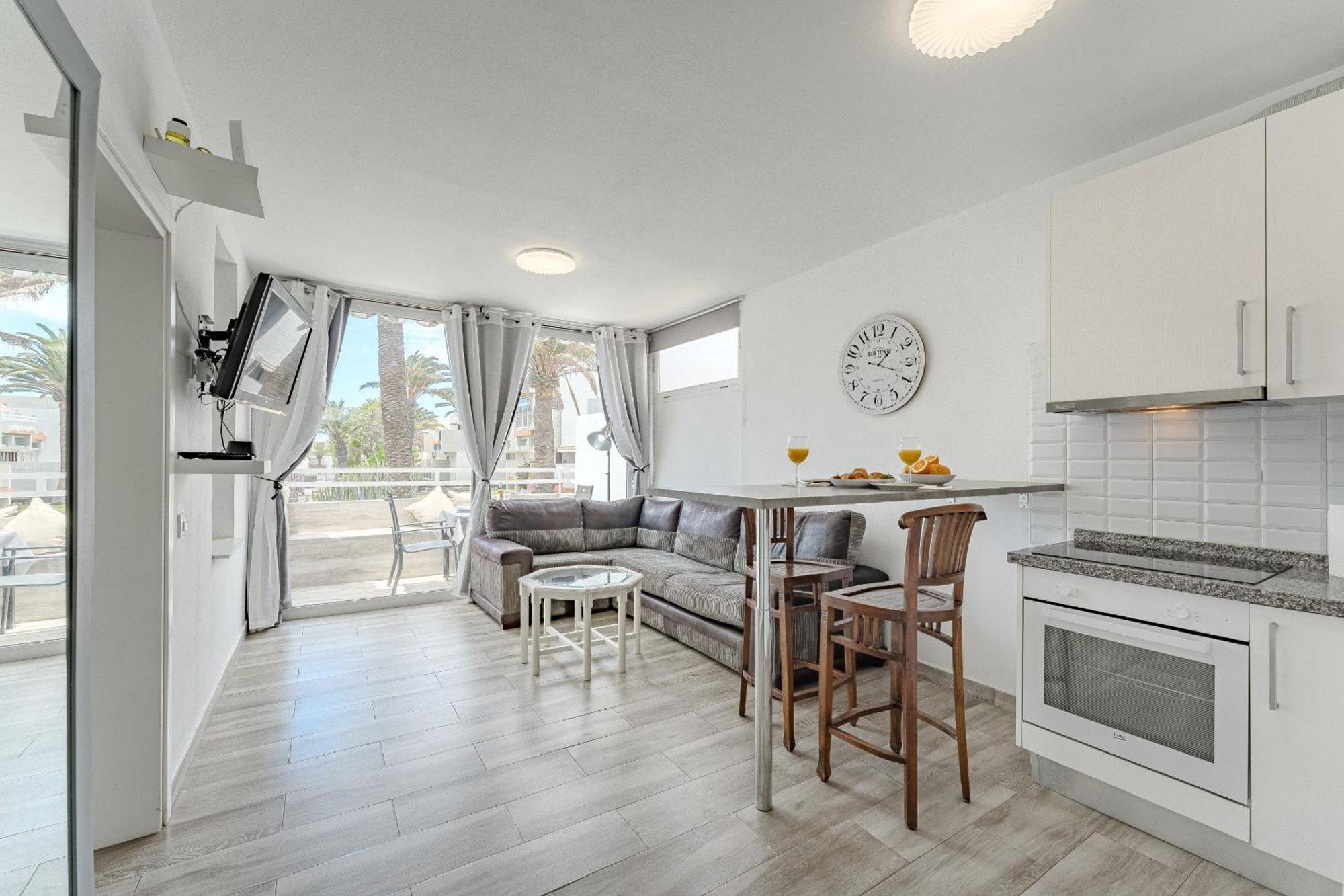 Primavera Tranquil Retreat 2-Bedroom Apartment With Balcony, Garden View & Fiber Wifi Arona  Esterno foto