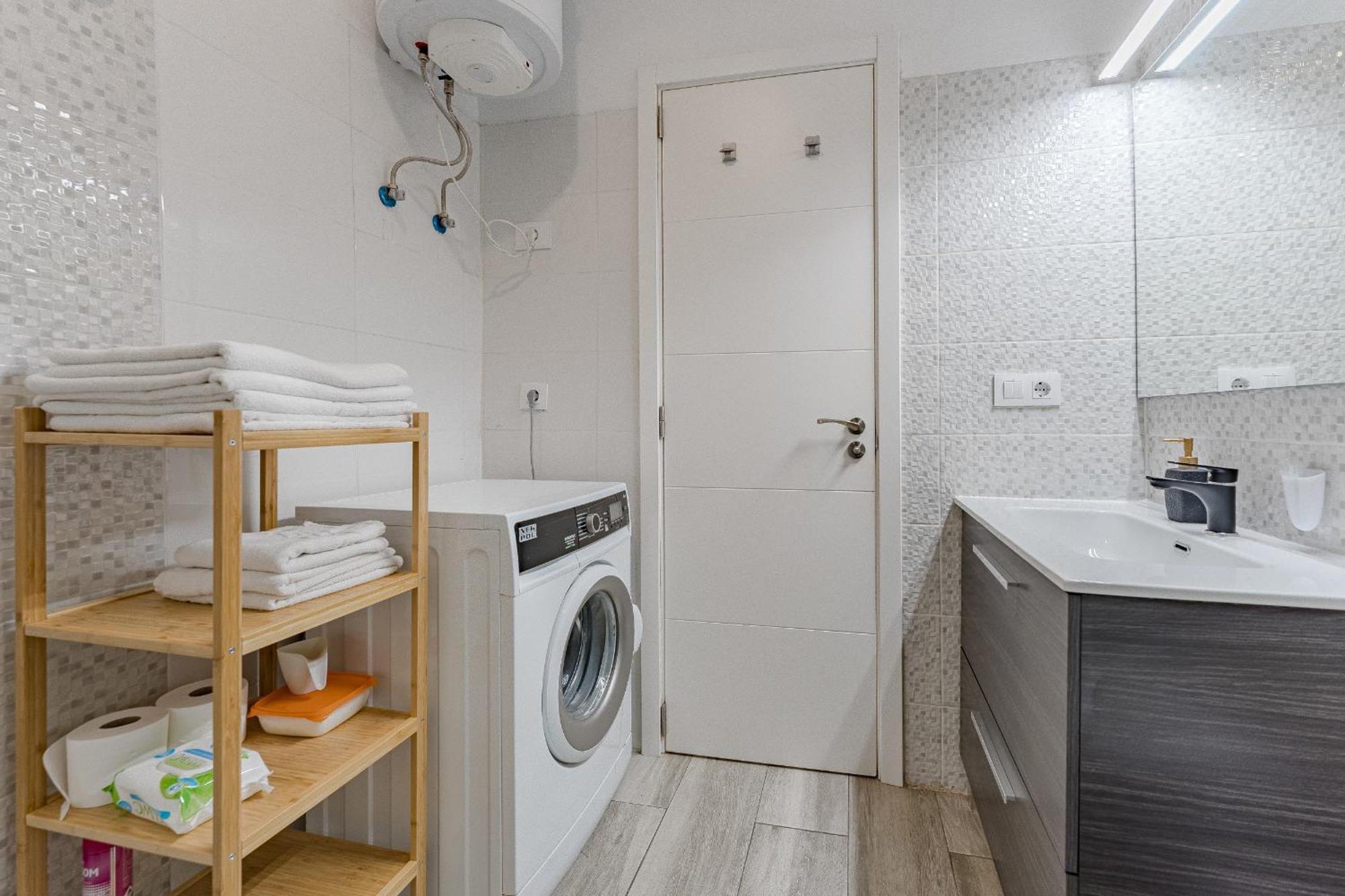 Primavera Tranquil Retreat 2-Bedroom Apartment With Balcony, Garden View & Fiber Wifi Arona  Esterno foto