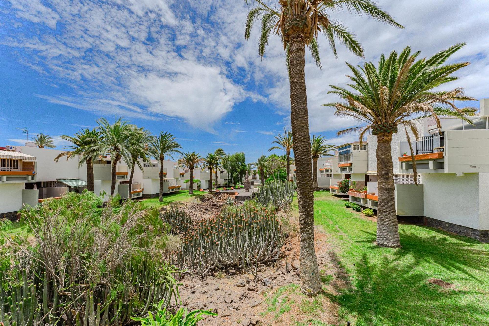 Primavera Tranquil Retreat 2-Bedroom Apartment With Balcony, Garden View & Fiber Wifi Arona  Esterno foto
